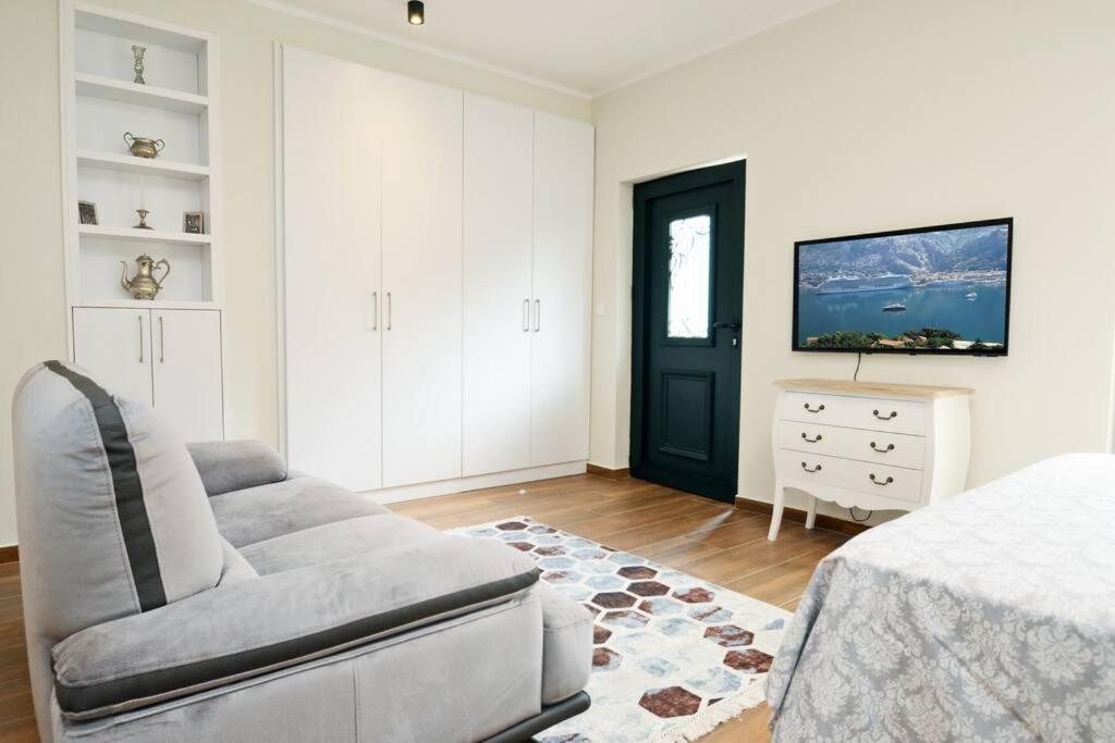 Apartamento Urban Escape For Two In Kotor Exterior foto