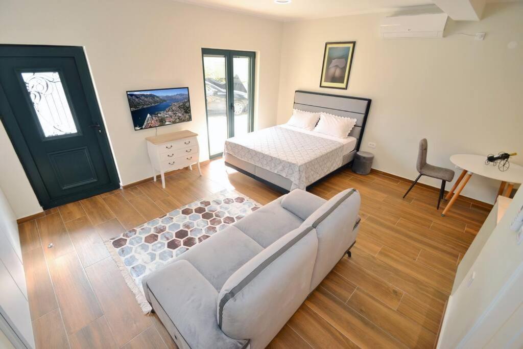 Apartamento Urban Escape For Two In Kotor Exterior foto