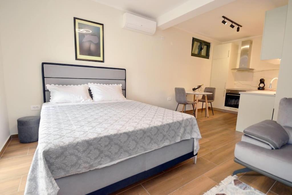 Apartamento Urban Escape For Two In Kotor Exterior foto