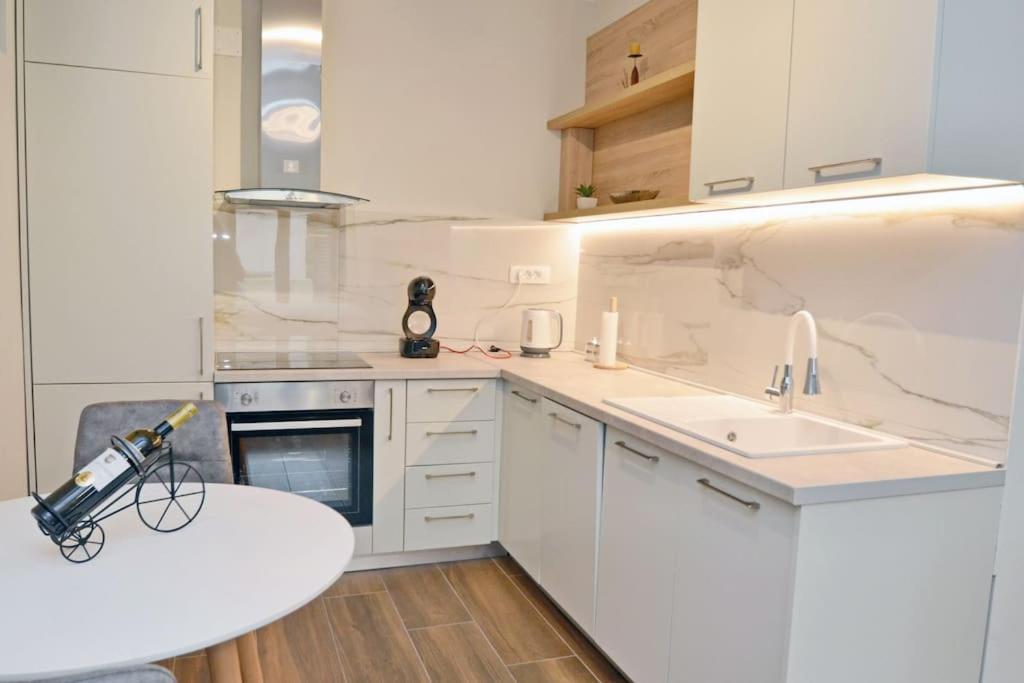 Apartamento Urban Escape For Two In Kotor Exterior foto